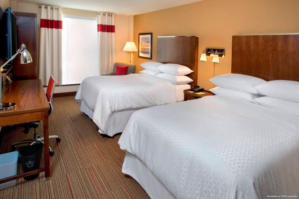 CHARLESTON CAPITOL HOTEL (Charleston)